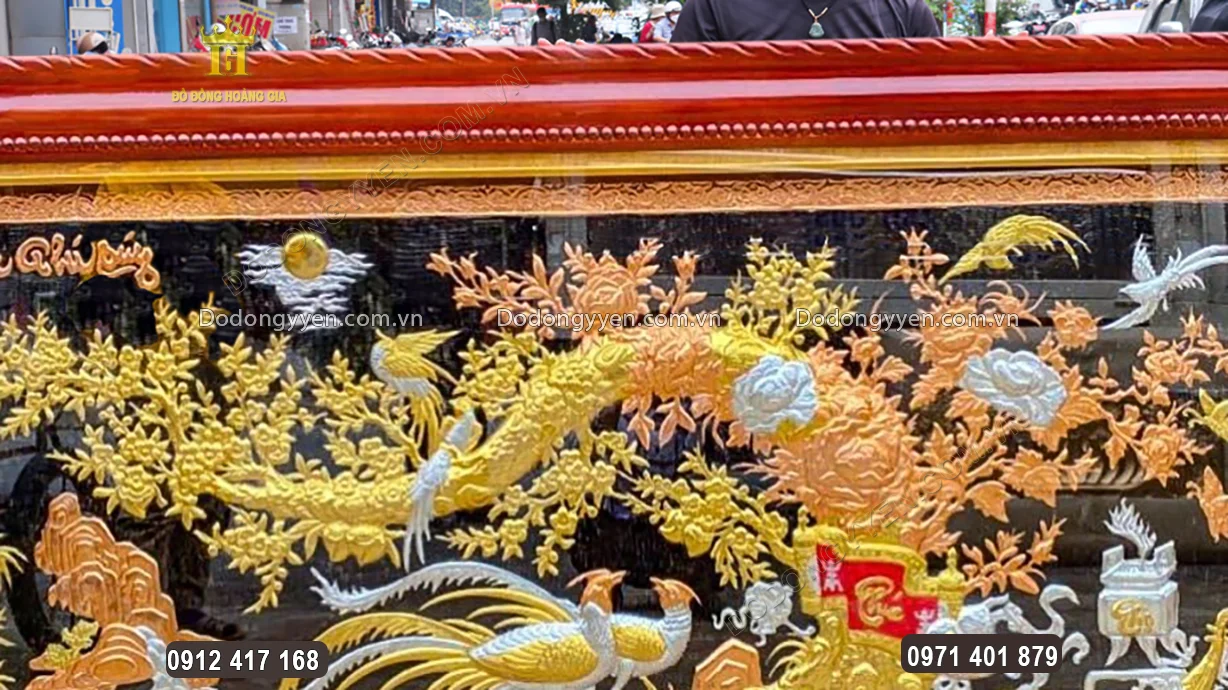 Từng họa tiết hoa văn được chăm ch&uacute;t tỉ mỉ, sắc n&eacute;t